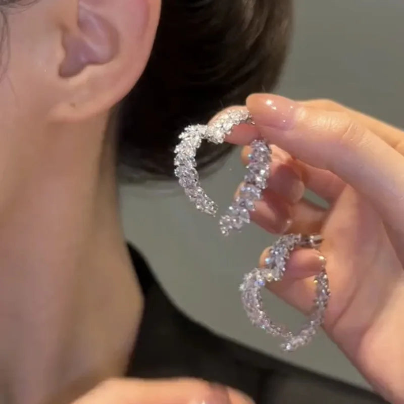 Brincos em Zirconia Cristal Design Geometrico& Brilho de Diamante