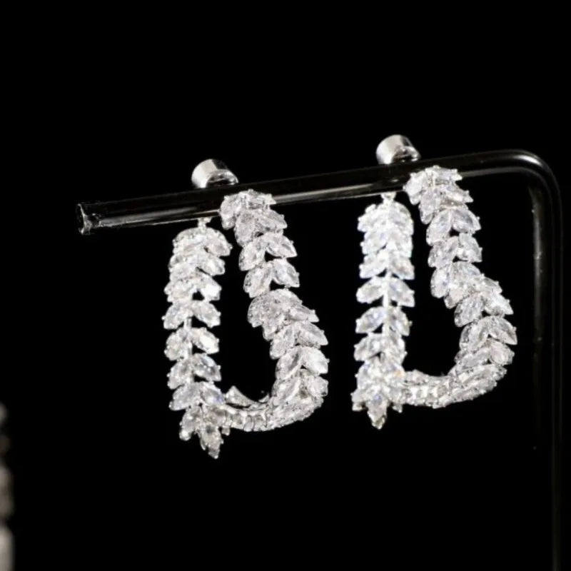 Brincos em Zirconia Cristal Design Geometrico& Brilho de Diamante