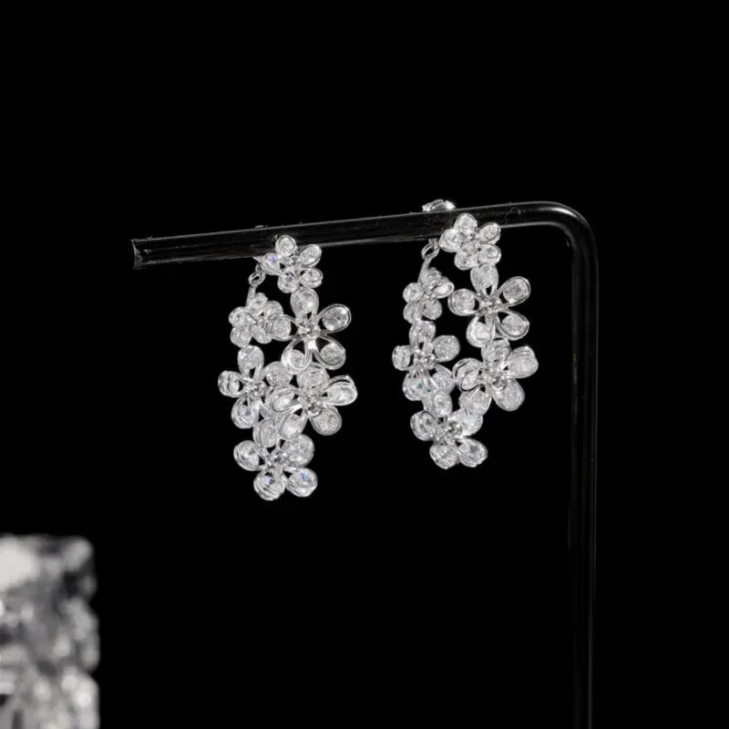 Brincos em Zirconia Cristal Design Geometrico& Brilho de Diamante