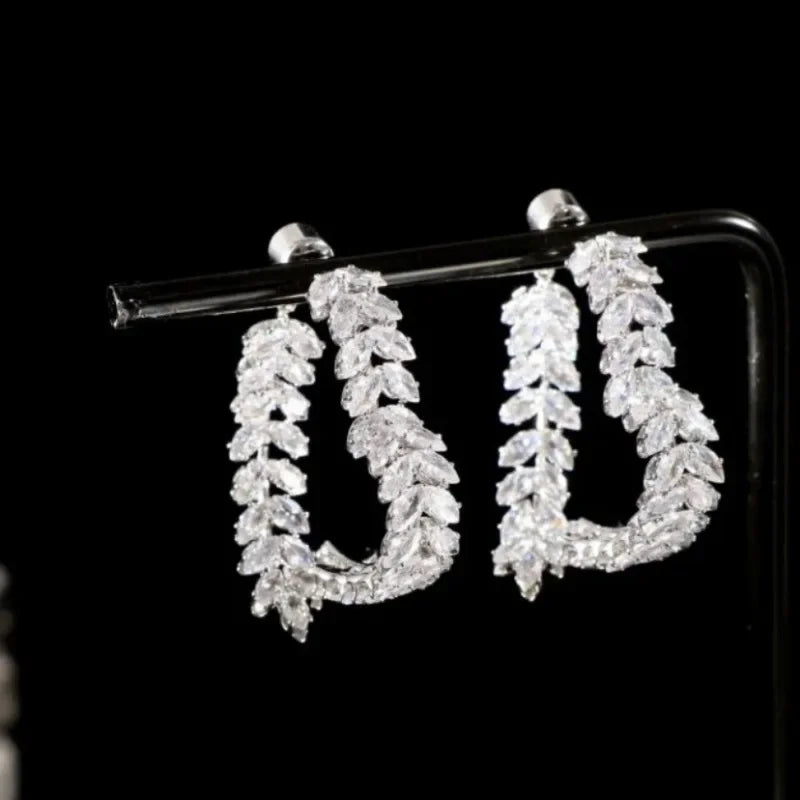 Brincos em Zirconia Cristal Design Geometrico& Brilho de Diamante